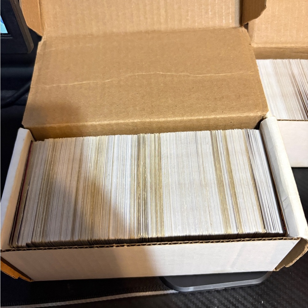 100 YUGIOH CARD BULK LOT - HOLO,  SR, & MORE! - FAST SHIPPING